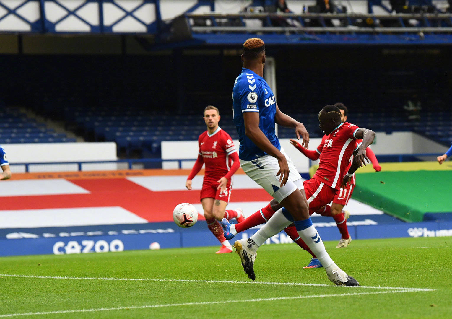 不少球迷表 不少球迷表